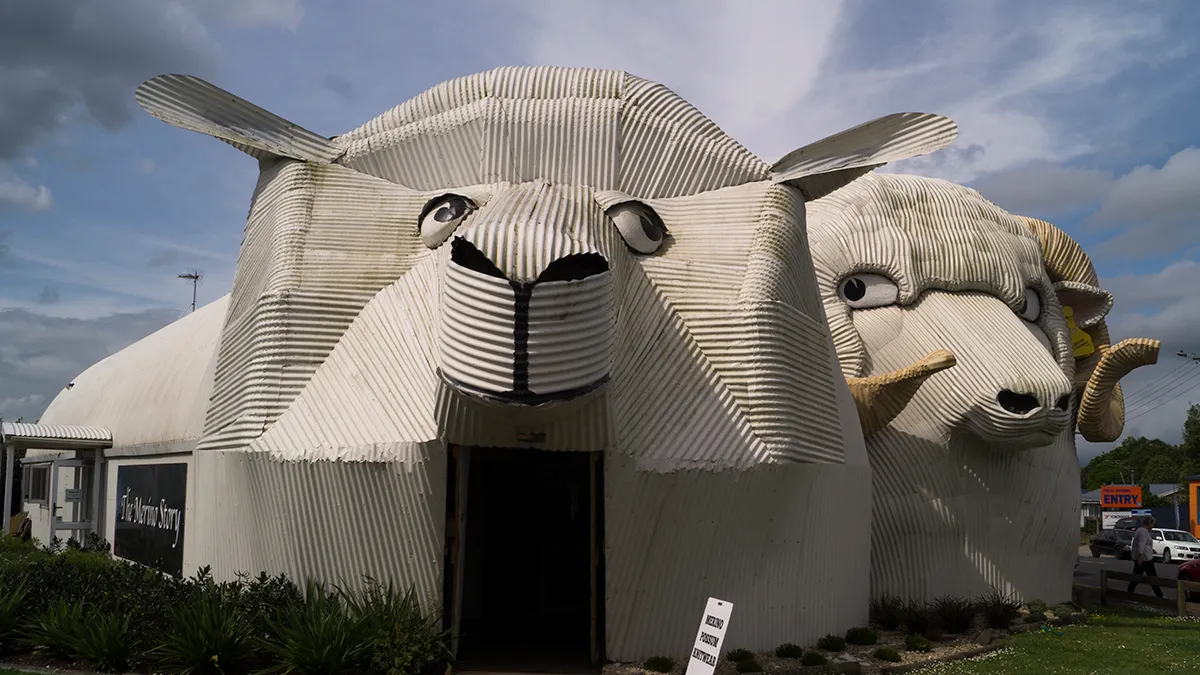 The Tasmanian Devil Rides Out in New Zealand: Lushy’s Travel Diary Part 2