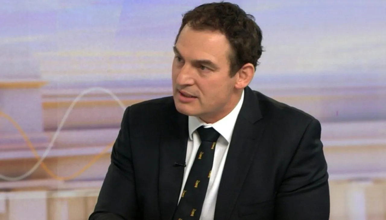 Minister of Police fed Porkies