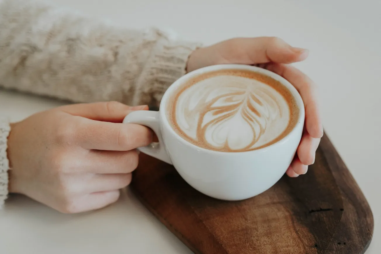 leaf design coffee latte art