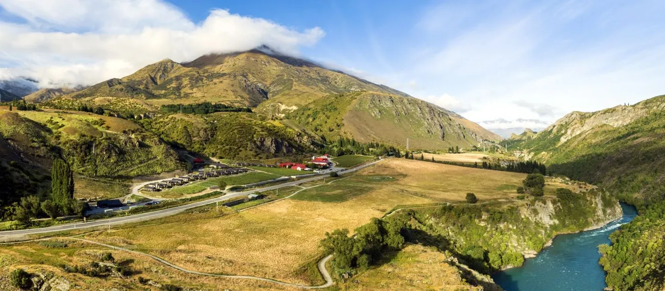 Aucklanders Flocking to Queenstown in $750m Luxury Buy-up