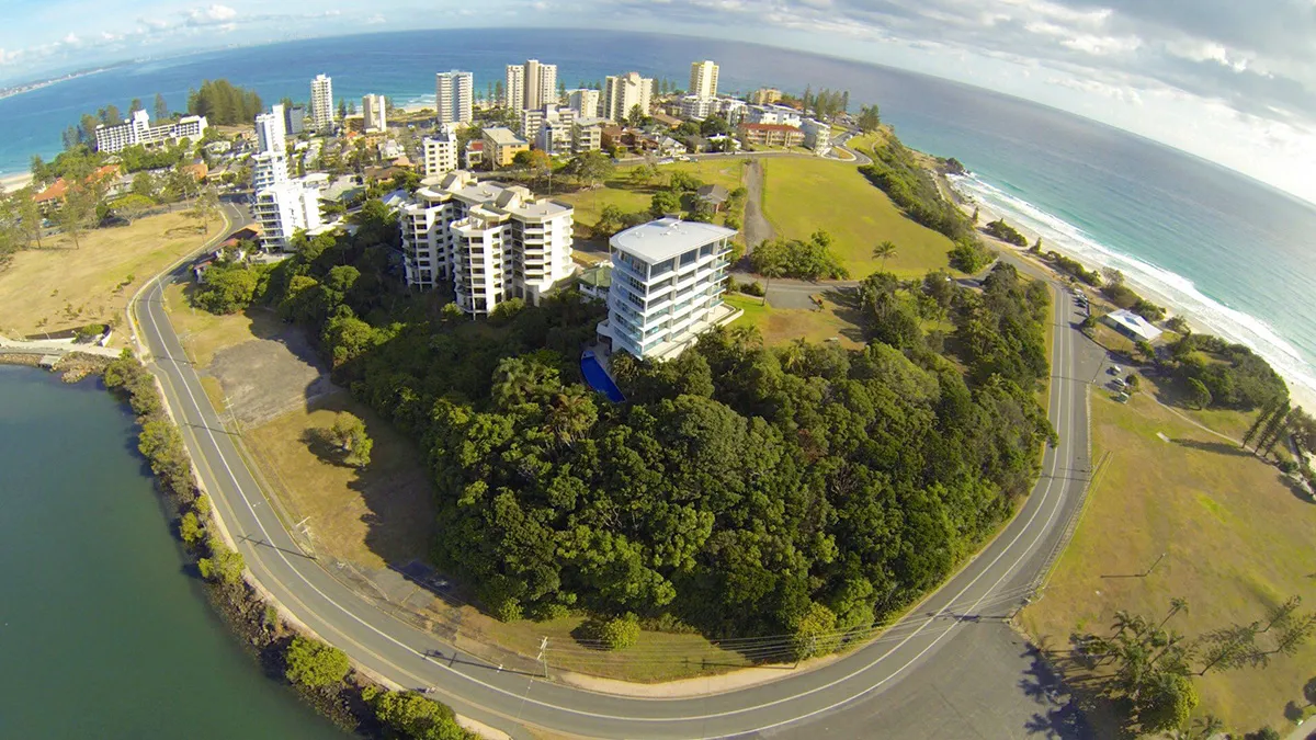 Twitter Snitches Outraged by Jogging Christian