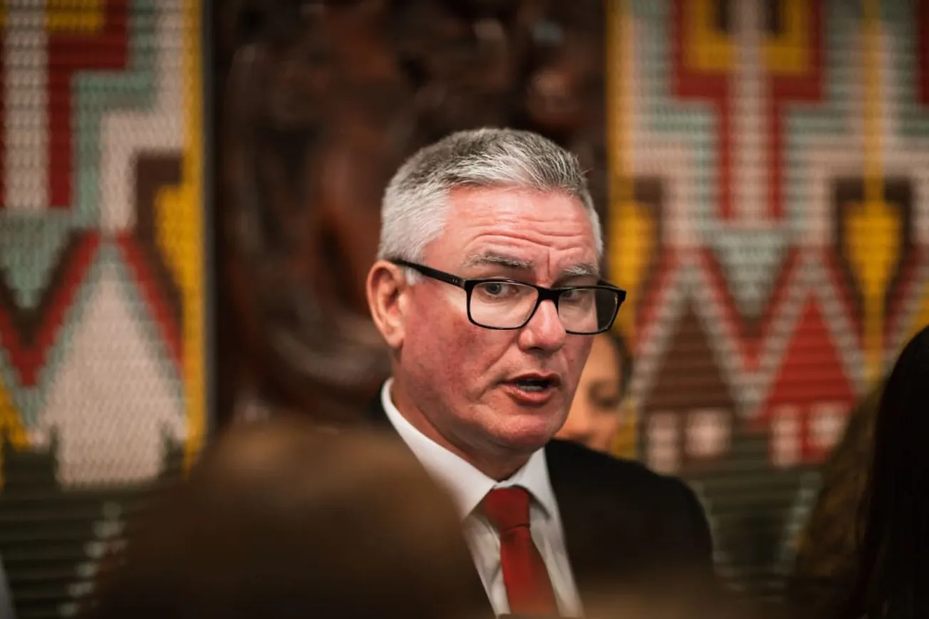 withdraw the whip this story is important