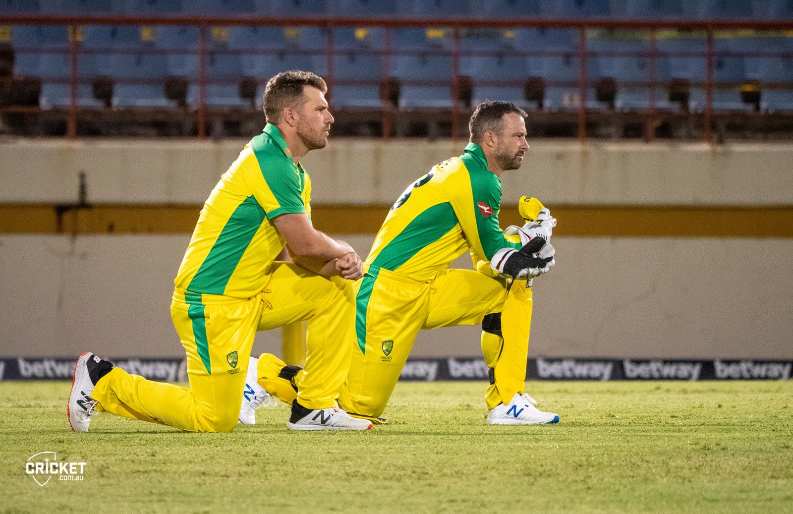 Athletes kneeling to BLM Inc. (Supplied: cricket.com.au)